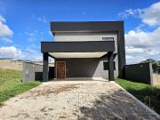 Casa / Sobrado em Condomínio para Locação em Londrina/PR...