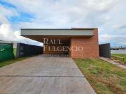 Casa / Sobrado em Condomínio para Locação em Londrina/PR...