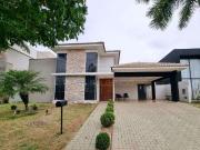 Casa / Sobrado em Condomínio para Locação em Londrina/PR...