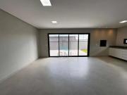 Casa / Sobrado em Condomínio para Locação em Londrina/PR...