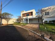 Casa / Sobrado em Condomínio para Locação em Londrina/PR...