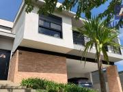 Casa / Sobrado em Condomínio para Locação em Louveira/SP...