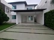 Casa / Sobrado em Condomínio para Locação em Manaus/AM...