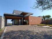 Casa / Sobrado em Condomínio para Locação em Maringá/PR...