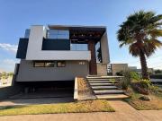 Casa / Sobrado em Condomínio para Locação em...