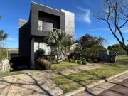 Casa / Sobrado em Condomínio para Locação em Ponta...