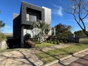 Casa / Sobrado em Condomínio para Locação em Ponta...