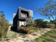 Casa / Sobrado em Condomínio para Locação em Ponta...