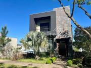 Casa / Sobrado em Condomínio para Locação em Ponta...