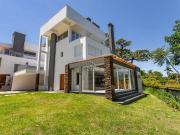 Casa / Sobrado em Condomínio para Locação em Porto...