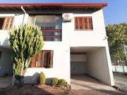 Casa / Sobrado em Condomínio para Locação em Porto...