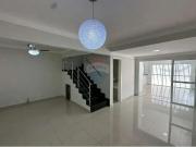 Casa / Sobrado em Condomínio para Locação em Ribeirão...