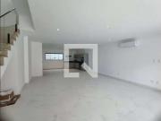 Casa / Sobrado em Condomínio para Locação em Rio de...