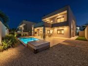 Casa / Sobrado em Condomínio para Locação em São José...