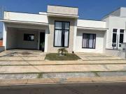 Casa / Sobrado em Condomínio para Locação em Salto/SP...