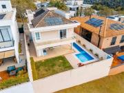 Casa / Sobrado em Condomínio para Locação em Santana de...