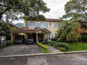 Casa / Sobrado em Condomínio para Locação em Santana de...