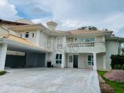 Casa / Sobrado em Condomínio para Locação em Valinhos/SP...