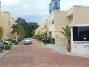 Casa / Sobrado em Condomínio para Locação em Valinhos/SP...