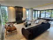 Casa / Sobrado em Condomínio para Locação em... Casa / Sobrado em Condomínio para Locação em...