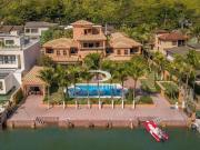 Casa / Sobrado em Condomínio para Venda em Angra dos...