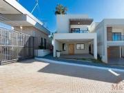 Casa / Sobrado em Condomínio para Venda em Aparecida de...