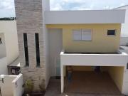 Casa / Sobrado em Condomínio para Venda em Aparecida de...
