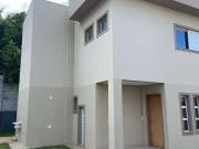 Casa / Sobrado em Condomínio para Venda em Aparecida de...