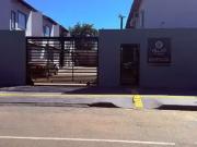 Casa / Sobrado em Condomínio para Venda em Aparecida de...