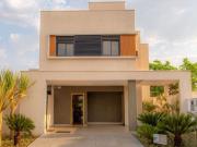 Casa / Sobrado em Condomínio para Venda em Aparecida de...