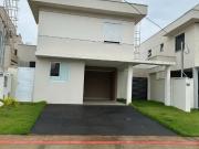 Casa / Sobrado em Condomínio para Venda em Aparecida de...