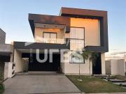 Casa / Sobrado em Condomínio para Venda em Aparecida de...