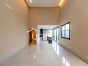 Casa / Sobrado em Condomínio para Venda em Aparecida de...