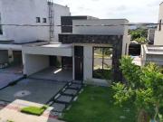Casa / Sobrado em Condomínio para Venda em Aparecida de...