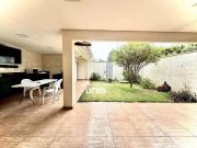 Casa / Sobrado em Condomínio para Venda em Aparecida de...