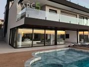 Casa / Sobrado em Condomínio para Venda em Arujá/SP...