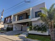 Casa / Sobrado em Condomínio para Venda em Balneário...