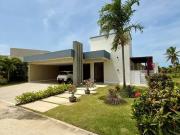 Casa / Sobrado em Condomínio para Venda em Barra dos...