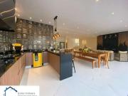 Casa / Sobrado em Condomínio para Venda em Barueri/SP...