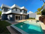 Casa / Sobrado em Condomínio para Venda em Barueri/SP...