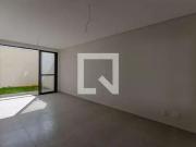 Casa / Sobrado em Condomínio para Venda em Belo...