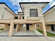 Casa / Sobrado em Condomínio para Venda em Belo...