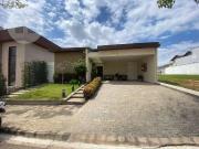 Casa / Sobrado em Condomínio para Venda em Caçapava/SP...