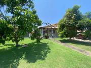 Casa / Sobrado em Condomínio para Venda em Camaçari/BA...
