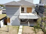 Casa / Sobrado em Condomínio para Venda em Campo...