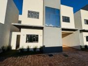 Casa / Sobrado em Condomínio para Venda em Campo...