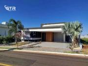 Casa / Sobrado em Condomínio para Venda em Campo...