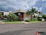 Casa / Sobrado em Condomínio para Venda em Campo...