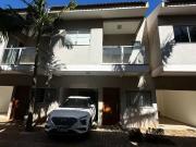 Casa / Sobrado em Condomínio para Venda em Campo...