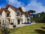 Casa / Sobrado em Condomínio para Venda em Campos do...